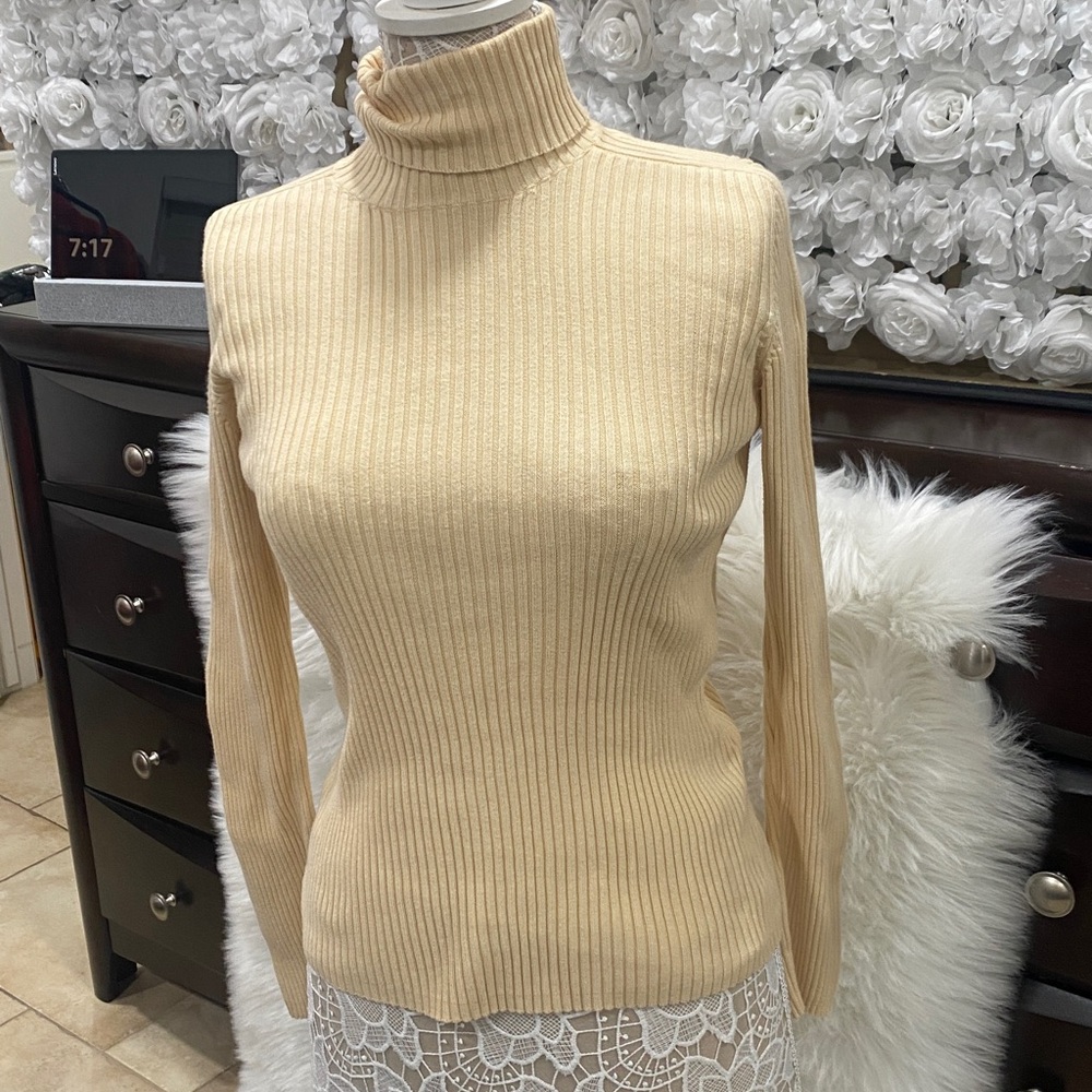 New York & Company Cream Knit Turtleneck